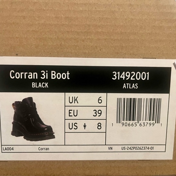 Dr. Martens Corran 3i Lace-Up Boots - Picture 9 of 9